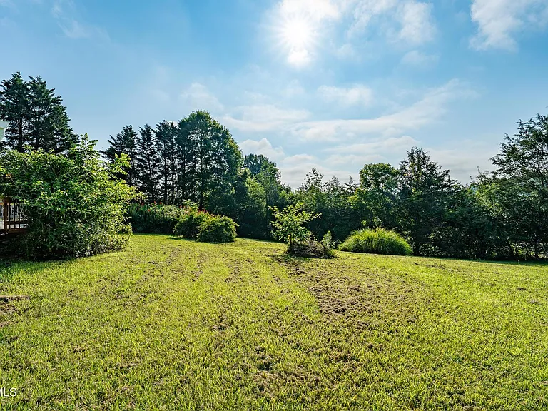 371 Oak Hill Cir — Photo 5