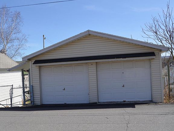 3rd image of 1065 Carmalt St