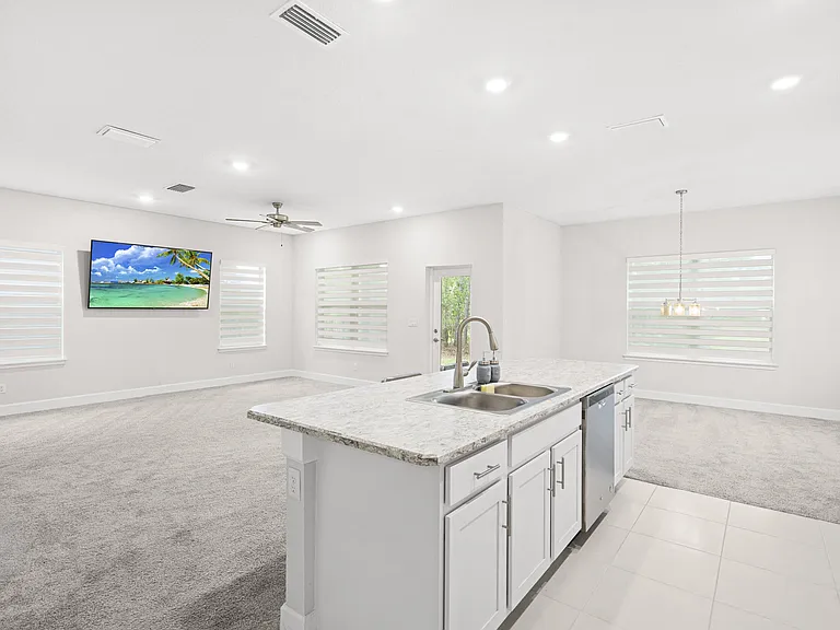 692 NE Turtleback Trl — Photo 12