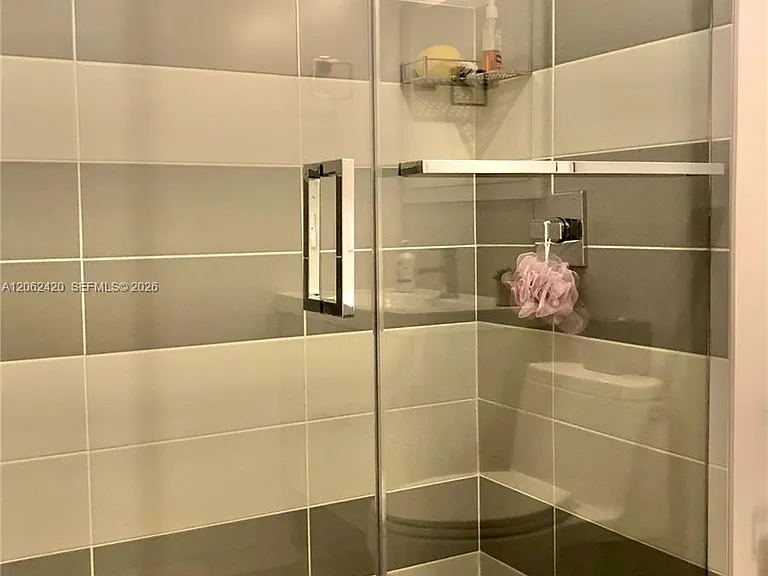 1700 Meridian Ave #303 — Photo 12