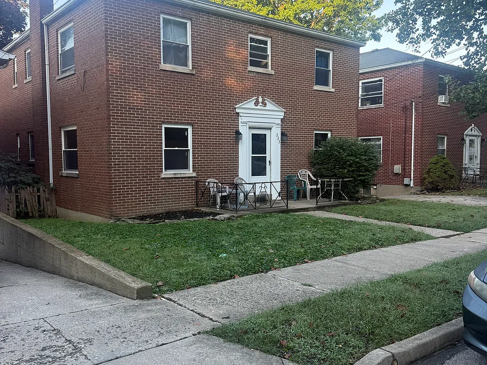 223 Linden Ave #1