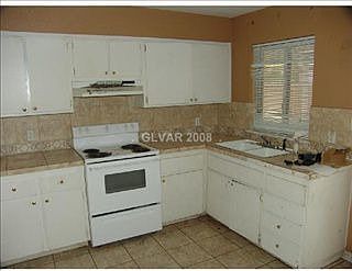 4th image of 3861 Alto Ave