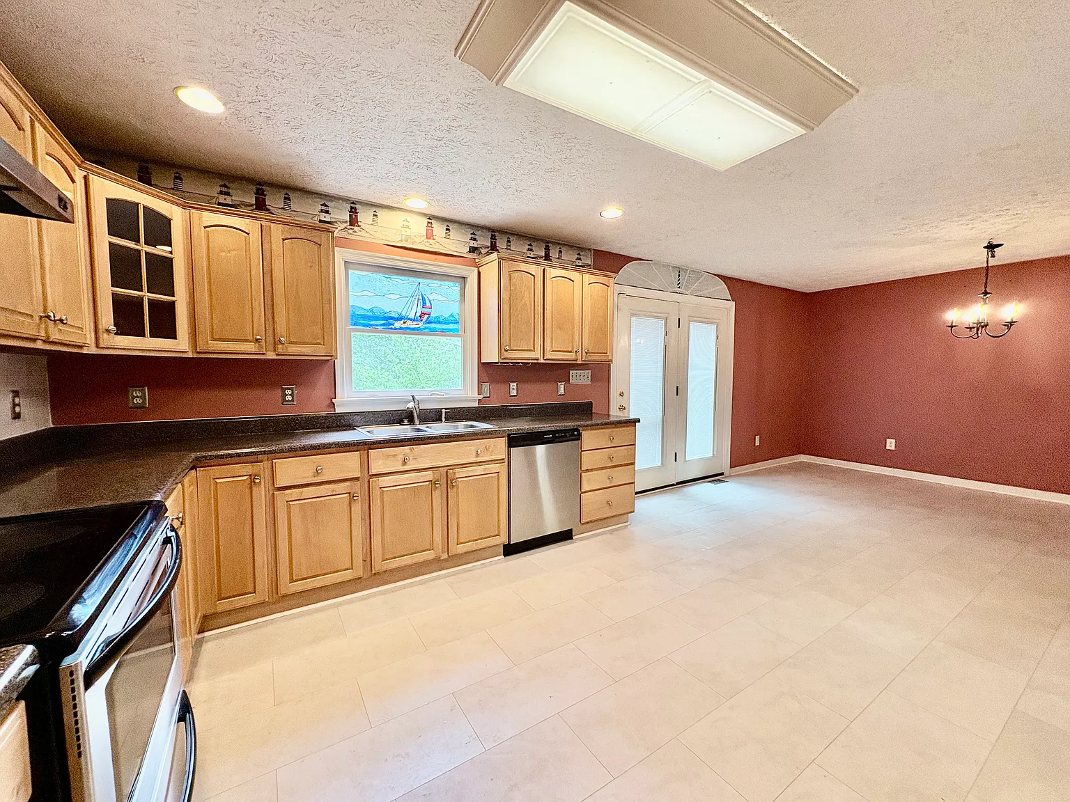 2110 Highland Dr — Photo 4