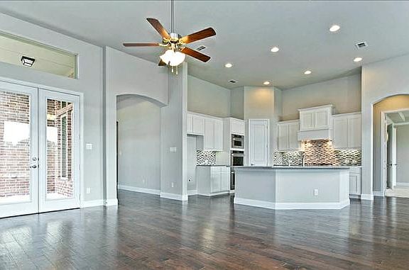 Open kitchen and breakfast nook