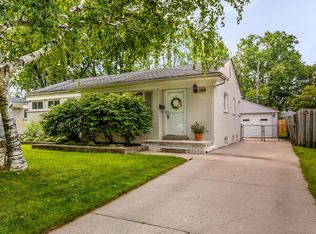 1308 Woodlawn Ave, Royal Oak, MI