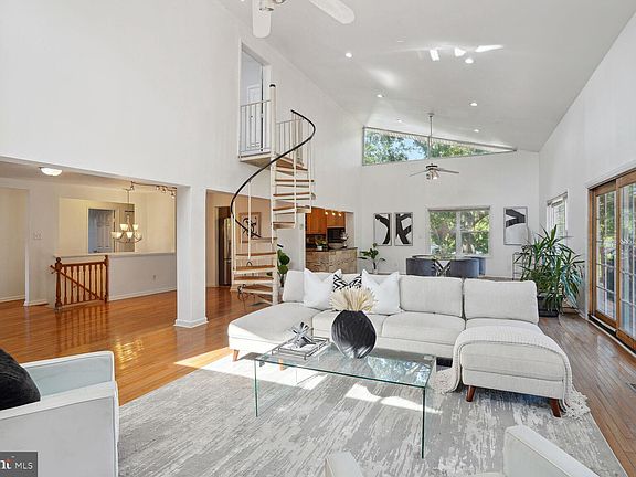 5th image of 4607 Eaton Pl