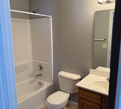 5th image of 2454 Hilliard Dr