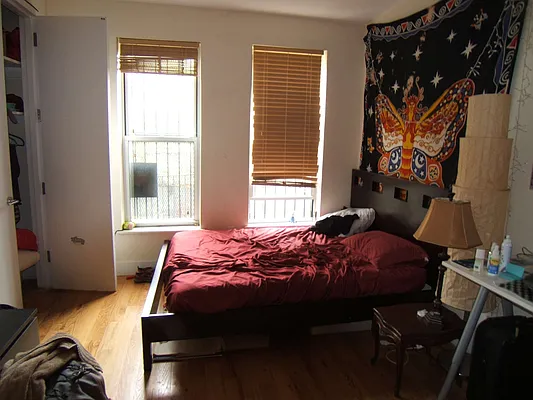 Rented by Joel Weisz, LREB | media 22