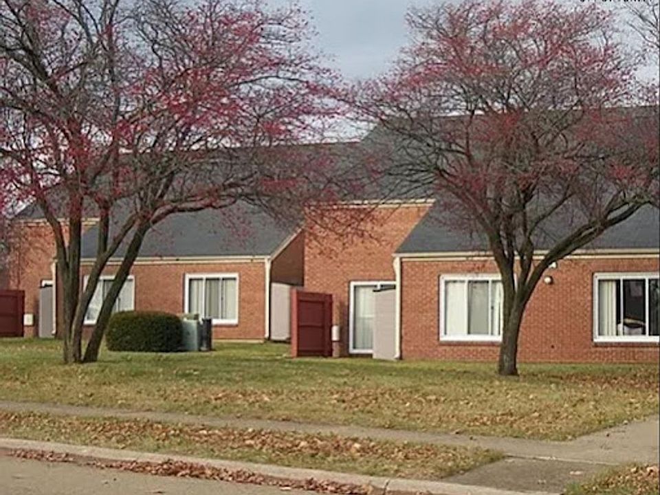 1st image of 444 Gramercy Dr #444-06