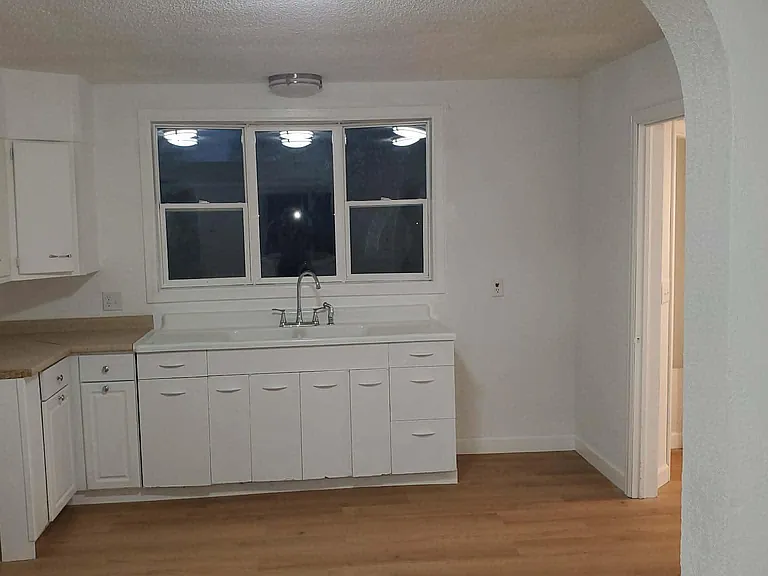 925 W Main St — Photo 3