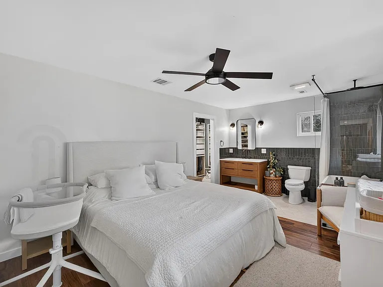 7803 Woodcroft Dr — Photo 10