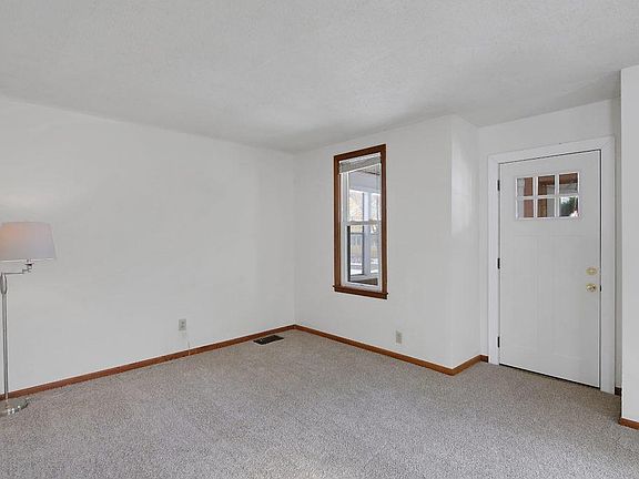5th image of 3327 Thomas Ave N