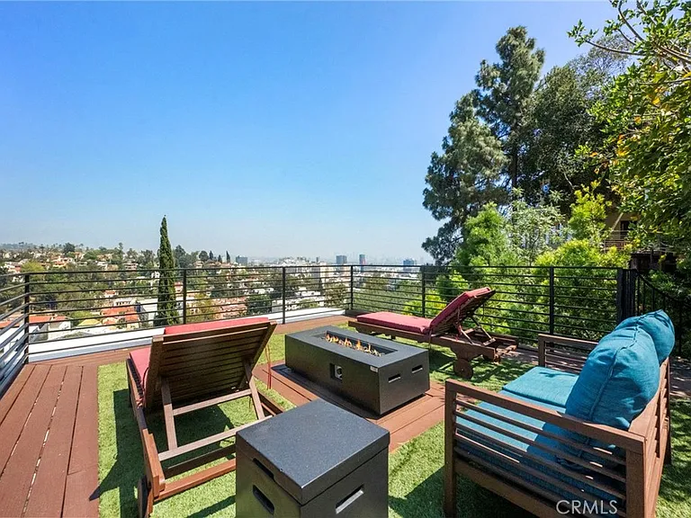 2033 Glencoe Way — Photo 34
