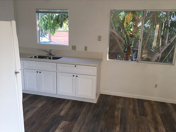 4th image of 802 Cerro Gordo Ave #B