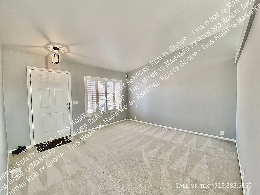 3 bed, 2.5 bath, 1856 sqft, $2,150 — Photo 3