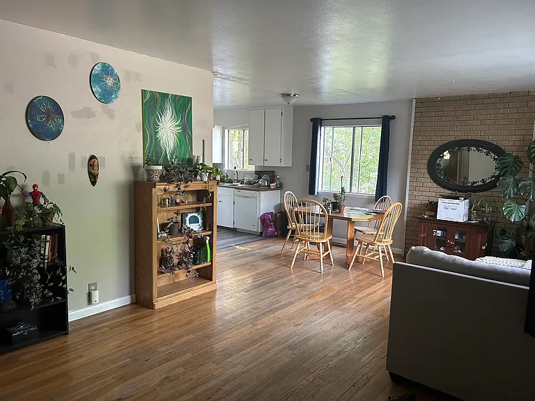 1844 Homer Dr — Photo 2