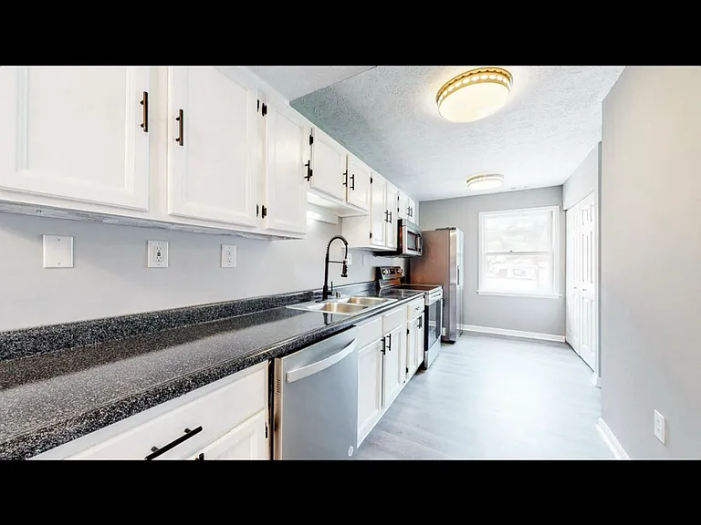1658 Foxhaven Dr #1 — Photo 6