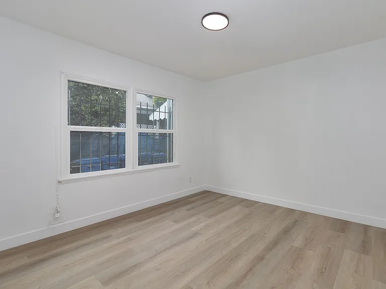1723 W 35th Pl #1723 — Photo 18