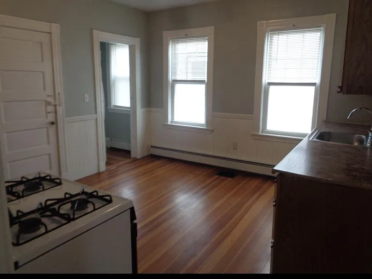 61 Grove St #3 — Photo 6
