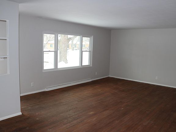 4th image of 583 Eloise Dr