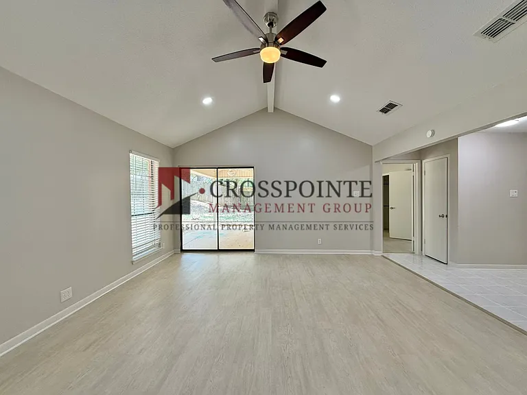 1103 Donna Dr — Photo 4