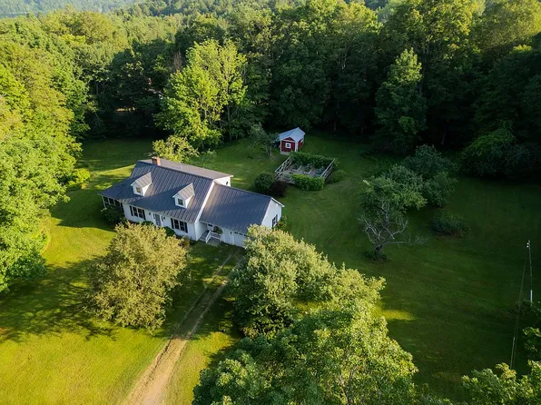 429 Bayne Comolli Rd, East Calais, VT 05650