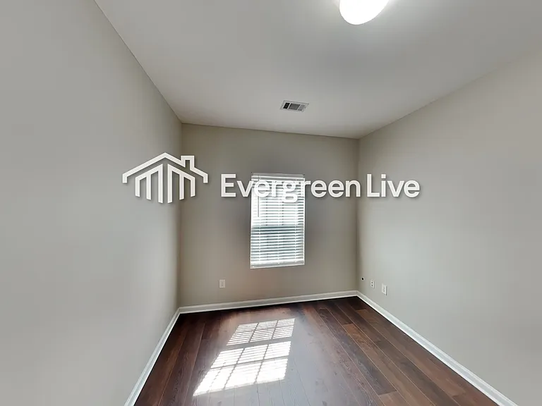 5060 Pioneer Pkwy — Photo 12