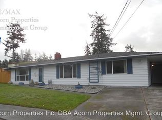 900 NE Meeter Ln, Oak Harbor, WA 98277