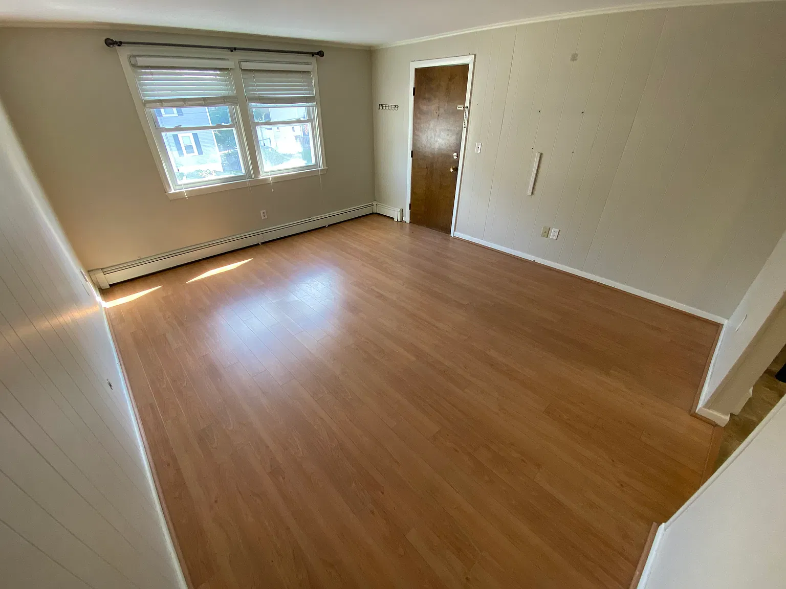 2 bed, 800 sqft, $2,200 — Photo 2