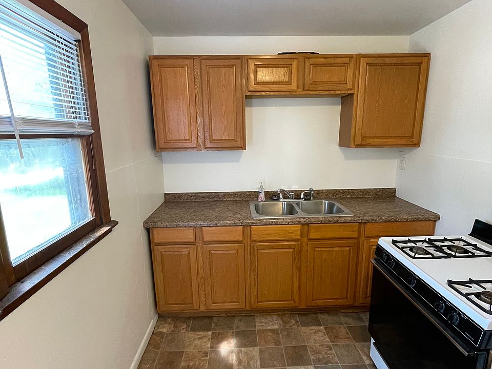 1st image of 1017 S 8th St #4