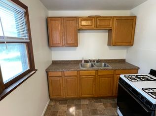 1017 S 8th St #4, Springfield, IL 62703