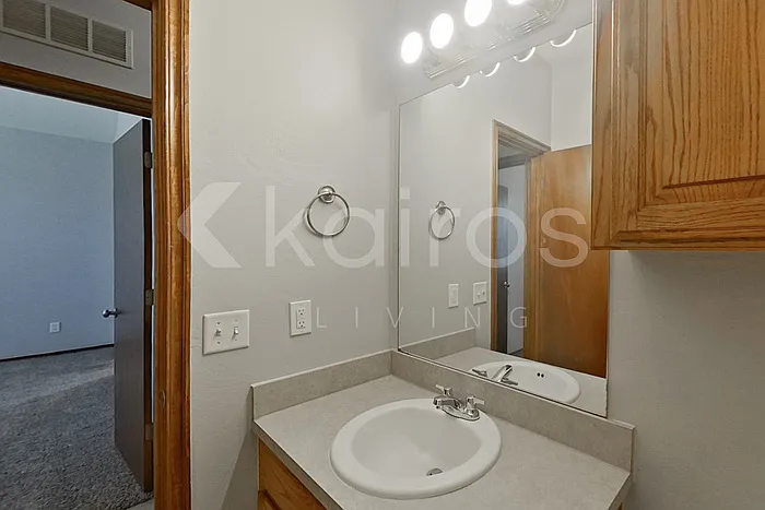 2421 Arbor Dr — Photo 10