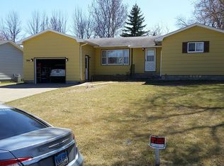 306 15th St NE, Devils Lake, ND 58301