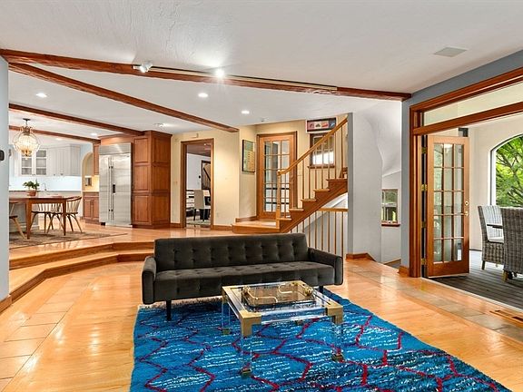 3rd image of 85 Gate House Rd