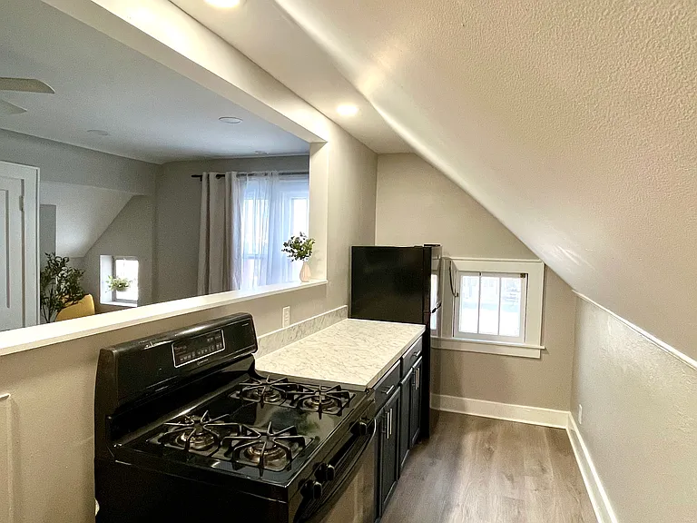 126 Ashdale Ave #3 — Photo 8