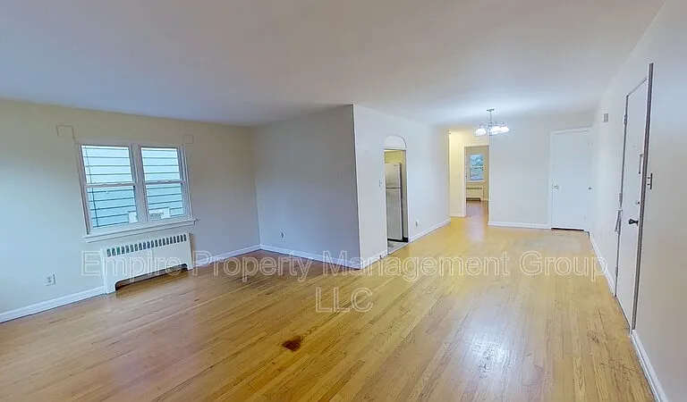 31 Parkwood St #3 — Photo 1