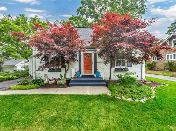 260 N 2nd St, Lewiston, NY 14092