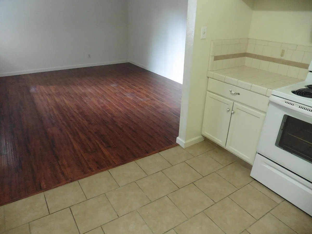 Building Photo - 406 S 6th St #3