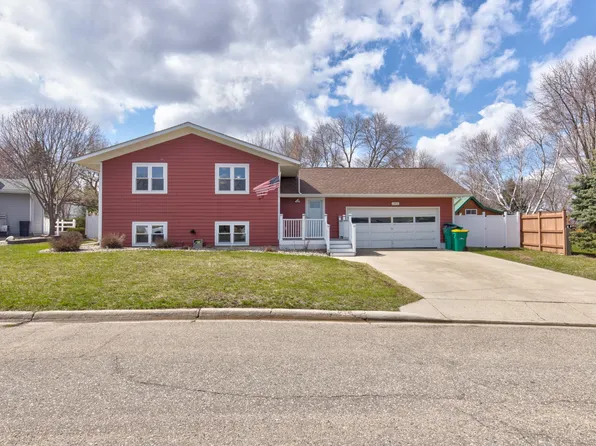 302 Carrow St, Marshall, MN 56258