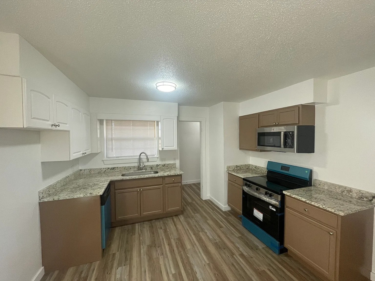 3 bed, 1.5 bath, 1455 sqft, $1,350 — Photo 3