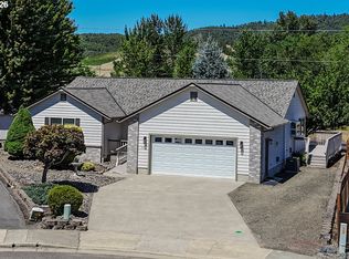 117 NW Romayo Ct, Winston, OR 97496