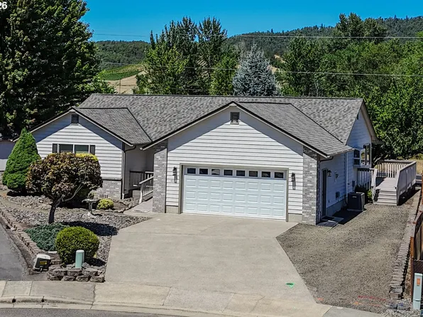117 NW Romayo Ct, Winston, OR 97496