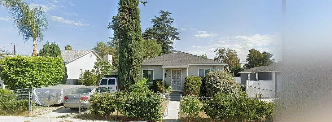 Collins St, Encino — Photo 1