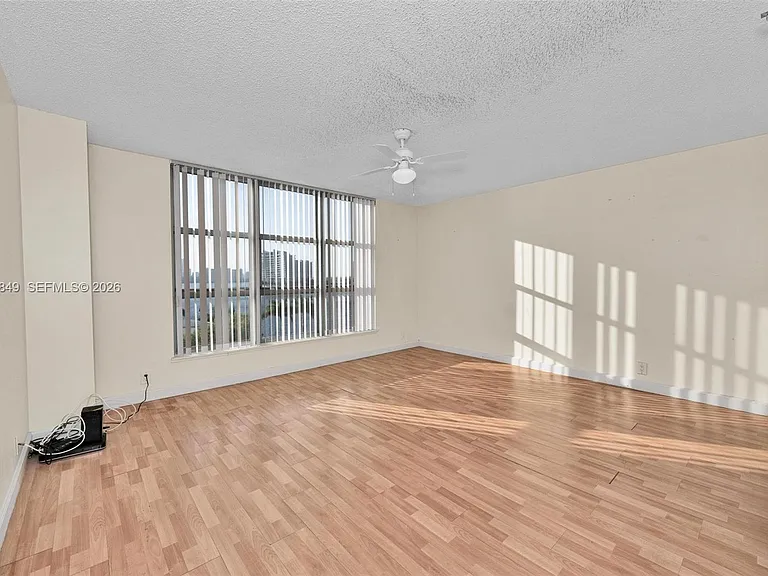 3530 Mystic Pointe Dr #710 — Photo 9
