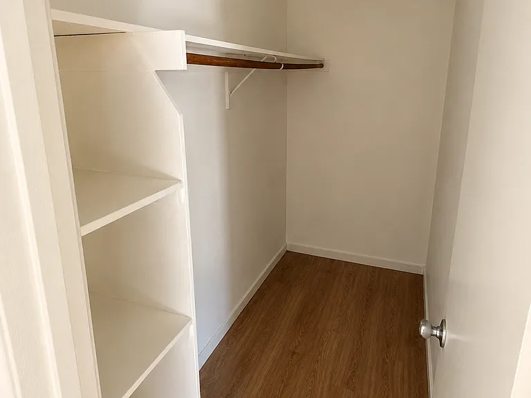 11438 Killion St #2 — Photo 8