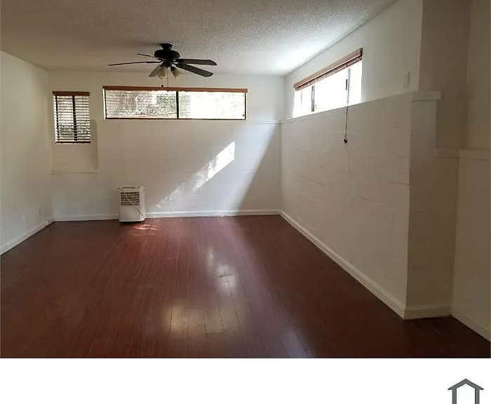 820 W 93rd St #4 — Photo 2
