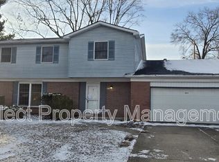 924 E Washington Center Rd, Fort Wayne, IN 46825