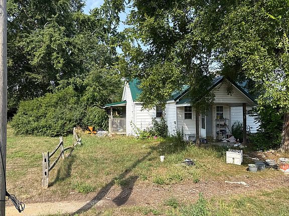 3rd image of 3191 N Woodruff Rd