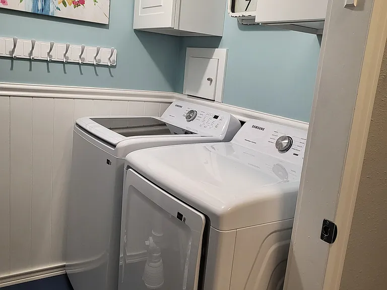 Laundryroom - Newly remodeled with new washer/dryer.