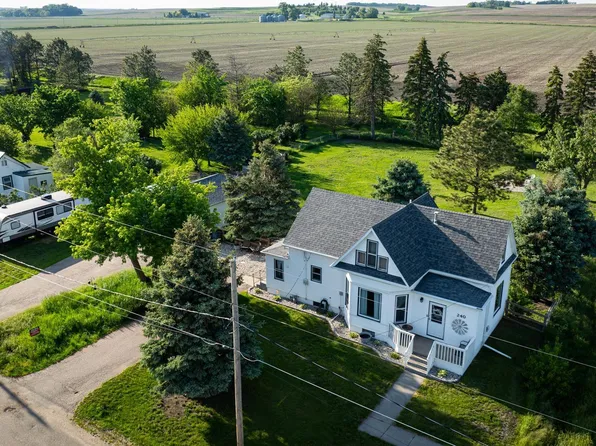 240 E 4th St, Pilger, NE 68768